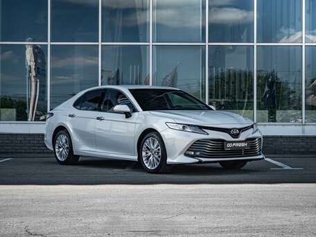 Toyota Camry VIII (XV70)