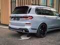 2025 BMW X7 40d I (G07) Рестайлинг, серый - вид 5