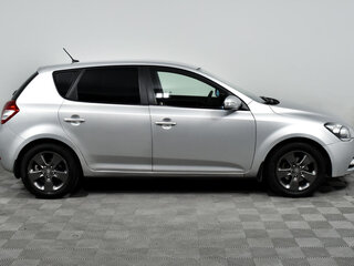2010 Kia Ceed I Рестайлинг, серебристый, 700000 рублей, вид 4
