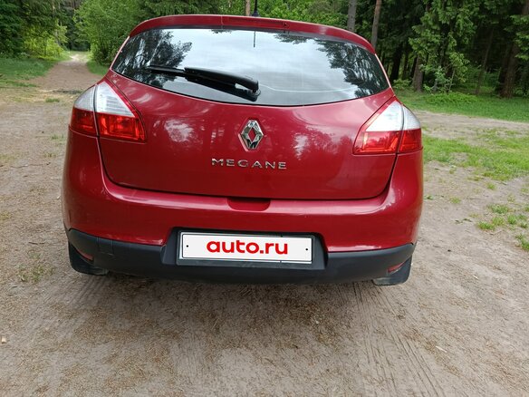 2012 Renault Megane III Рестайлинг, красный, 780000 рублей - вид 3
