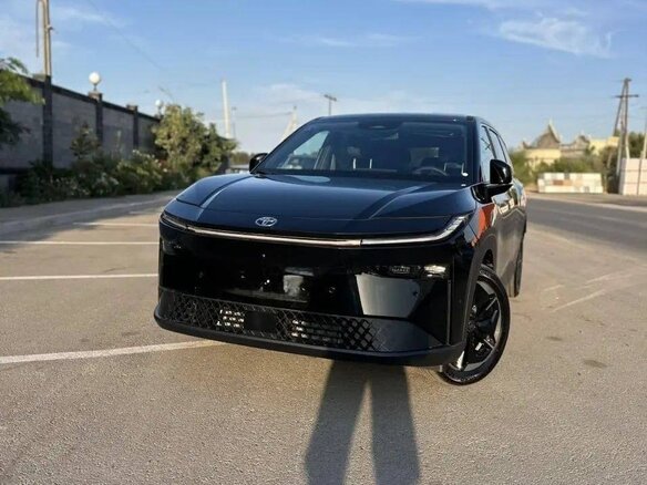 2026 Toyota bZ3X 58.3 kWh, чёрный