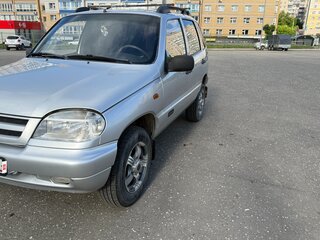 2005 Chevrolet Niva I, серебристый, 350000 рублей, вид 1