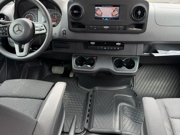 2021 Mercedes-Benz Sprinter, синий, 7750000 рублей - вид 4