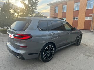 2022 BMW X7 40d I (G07) Рестайлинг, серый, 14700000 рублей, вид 3