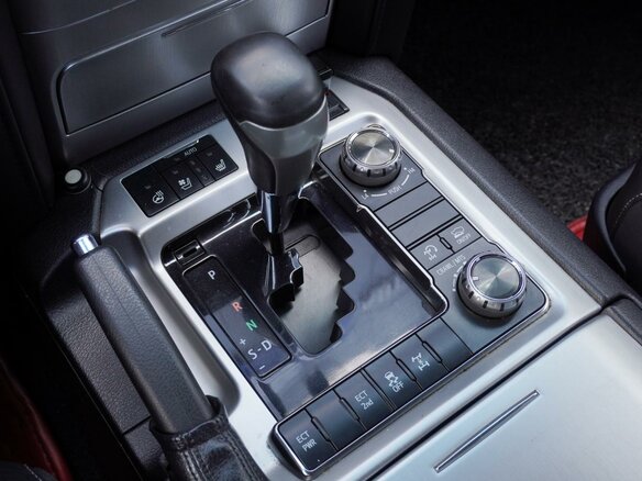 2015 Toyota Land Cruiser 200 Series Рестайлинг 2, чёрный, 5033000 рублей - вид 17