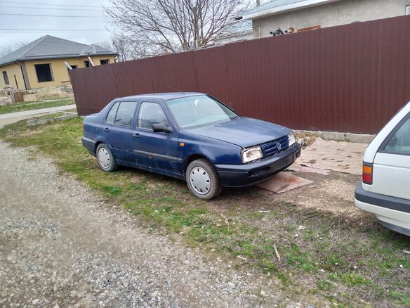1993 Volkswagen Vento, синий, 100000 рублей