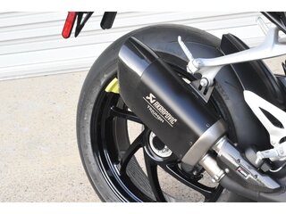 2026 Triumph Speed Triple, жёлтый, 1735000 рублей, вид 4