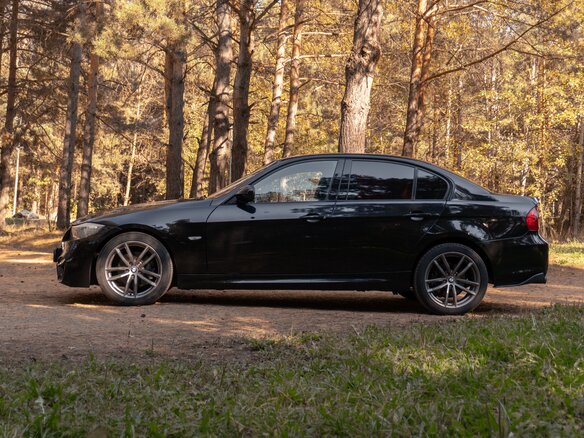 2010 BMW 3 серии 325i V (E90/E91/E92/E93) Рестайлинг, чёрный, 1100000 рублей - вид 5