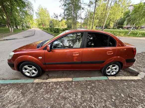 2006 Kia Rio II, оранжевый, 450000 рублей - вид 1