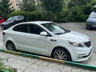 2016 Kia Rio III Рестайлинг, белый, 760000 рублей, вид 2