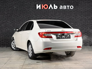2010 Chevrolet Epica V250 Рестайлинг, белый, 500000 рублей, вид 3