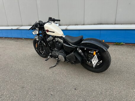 2021 Harley-Davidson Sportster 1200, белый, 1410000 рублей, вид 5