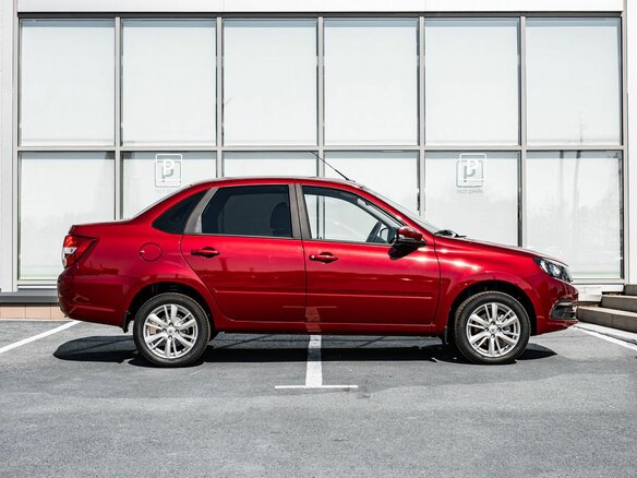 2026 Lada (ВАЗ) Granta I Рестайлинг, красный, 1208000 рублей - вид 7