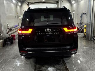 2024 Toyota Land Cruiser 300 Series, чёрный, 11500000 рублей, вид 4