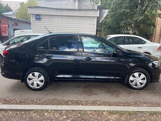 2021 Volkswagen Polo VI, чёрный, 1500000 рублей, вид 4