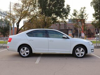 2017 Skoda Octavia III (A7), белый, 1215000 рублей, вид 4