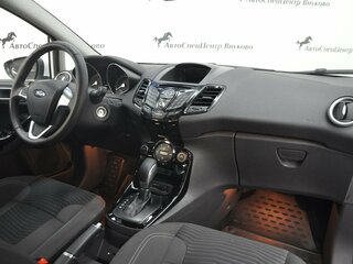 2015 Ford Fiesta Mk6 Рестайлинг, белый, 700000 рублей, вид 3