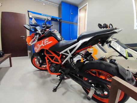 2017 KTM 390 Duke, оранжевый, 369000 рублей, вид 3