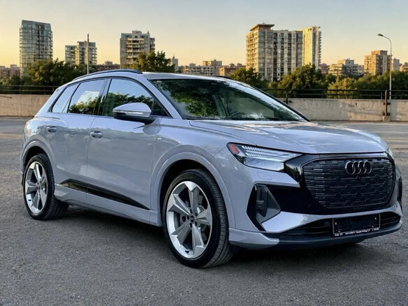 2025 Audi Q4 e-tron 45 quattro I, серый