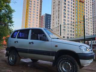 2003 Chevrolet Niva I, белый, 350000 рублей, вид 4