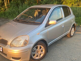 2001 Toyota Vitz I (P10), серебристый, 210000 рублей, вид 1