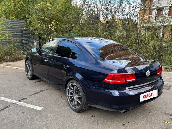 2011 Volkswagen Passat B7, синий, 900000 рублей - вид 5