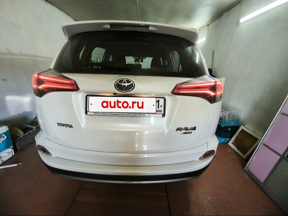 2017 Toyota RAV4 IV (XA40) Рестайлинг, белый - вид 9