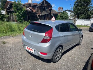 2013 Hyundai Solaris I, серебристый, 749000 рублей, вид 3