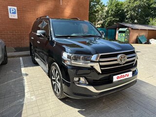 2019 Toyota Land Cruiser 200 Series Рестайлинг 2, чёрный, 7200000 рублей, вид 3