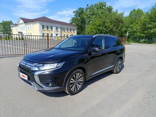 2018 Mitsubishi Outlander III Рестайлинг 2, чёрный, 1550000 рублей, вид 1