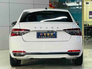 2021 Skoda Superb III Рестайлинг, белый, 1640700 рублей, вид 4