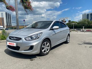 2013 Hyundai Solaris I, серебристый, 770000 рублей, вид 1