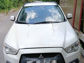2013 Mitsubishi ASX I Рестайлинг, белый, 800000 рублей, вид 1