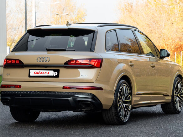2025 Audi Q7 50 TDI II (4M) Рестайлинг 2, бежевый, 12855077 рублей - вид 3