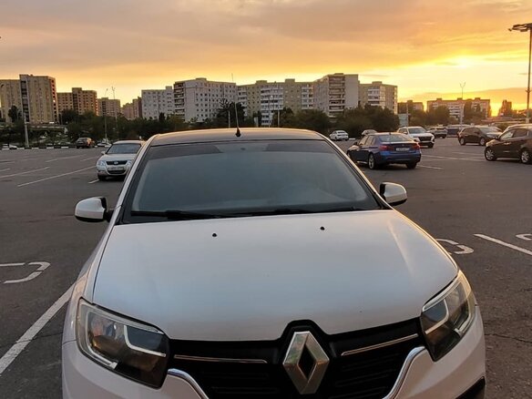 2020 Renault Logan II Рестайлинг, белый, 849000 рублей