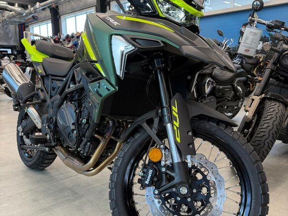 2026 Benelli TRK 702 X, зелёный, 739000 рублей - вид 12