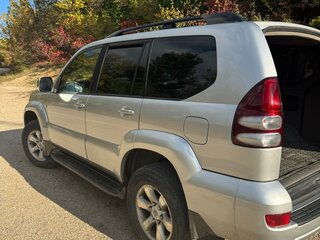 2008 Toyota Land Cruiser Prado 120 Series Рестайлинг, серебристый, 2100000 рублей, вид 2