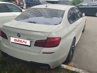 2012 BMW 5 серии 550i xDrive VI (F10/F11/F07), белый, 1850000 рублей, вид 4
