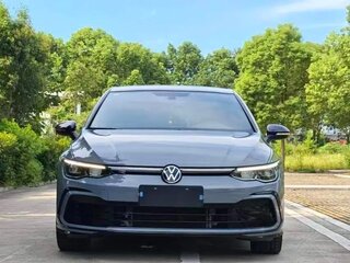 2022 Volkswagen Golf VIII, серый, 1990000 рублей, вид 2