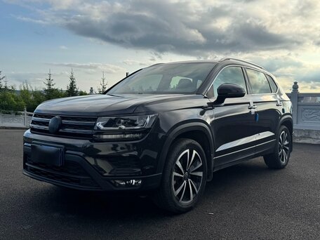 2021 Volkswagen Tharu I, чёрный, 2200000 рублей, вид 3