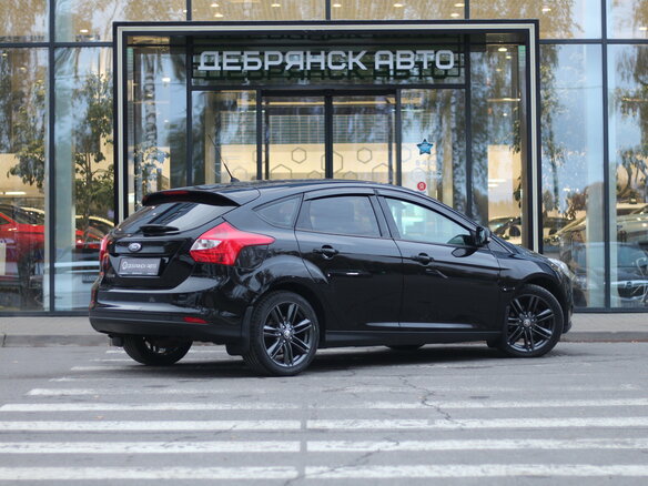 2013 Ford Focus III, чёрный, 1100000 рублей - вид 2