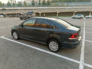 2016 Volkswagen Polo V Рестайлинг, серый, 950000 рублей, вид 5