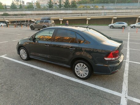 2016 Volkswagen Polo V Рестайлинг, серый, 950000 рублей, вид 5