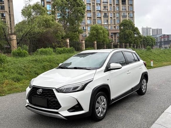 2022 Toyota Yaris L X XP150 Рестайлинг, белый, 1091327 рублей