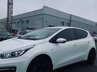 2016 Kia Ceed II Рестайлинг, белый, 1200000 рублей, вид 2