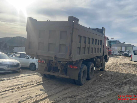 2022 Sinotruk Howo ZZ3327, красный, 3986400 рублей, вид 4