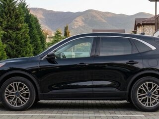 2022 Ford Escape IV, чёрный, 1990000 рублей, вид 5