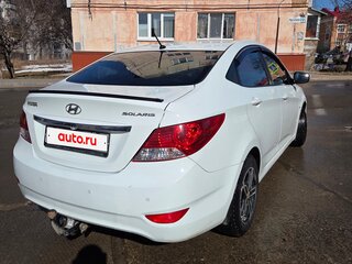 2013 Hyundai Solaris I, белый, 890000 рублей, вид 3