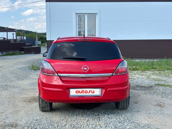 2011 Opel Astra H Рестайлинг, красный - вид 3