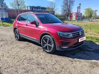 2018 Volkswagen Tiguan II, пурпурный, 1890000 рублей, вид 2